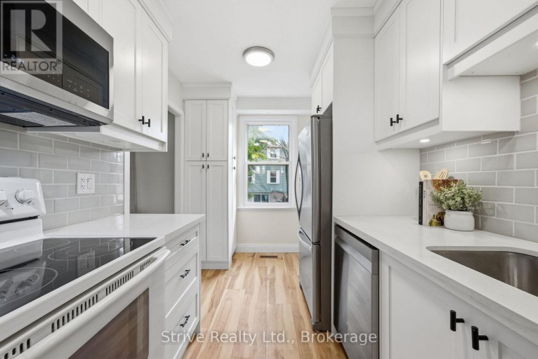 33 - 1718 JOHN STREET, Markham (Bayview Fairway-Bayview Country Club Esta, Ontario, L3T1Y9