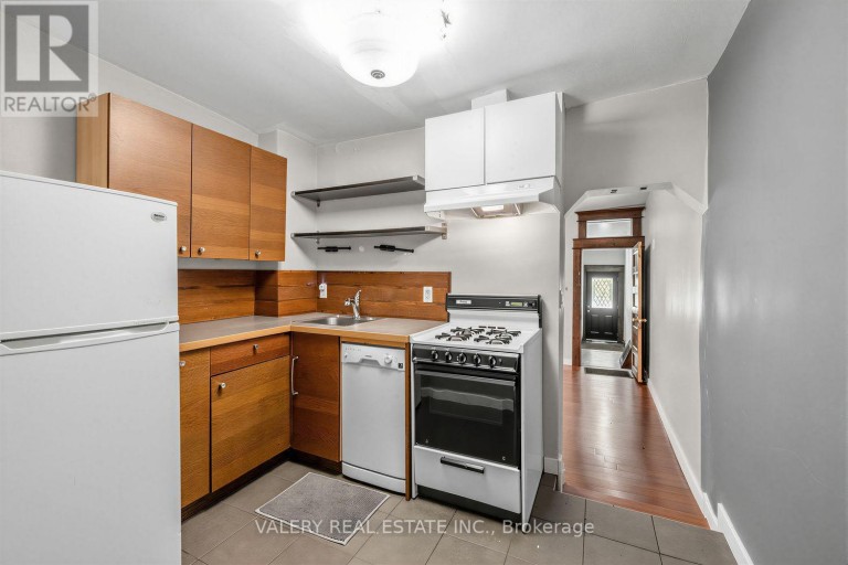 472 CRAWFORD STREET, Toronto (Palmerston-Little Italy), Ontario, M6G3J8