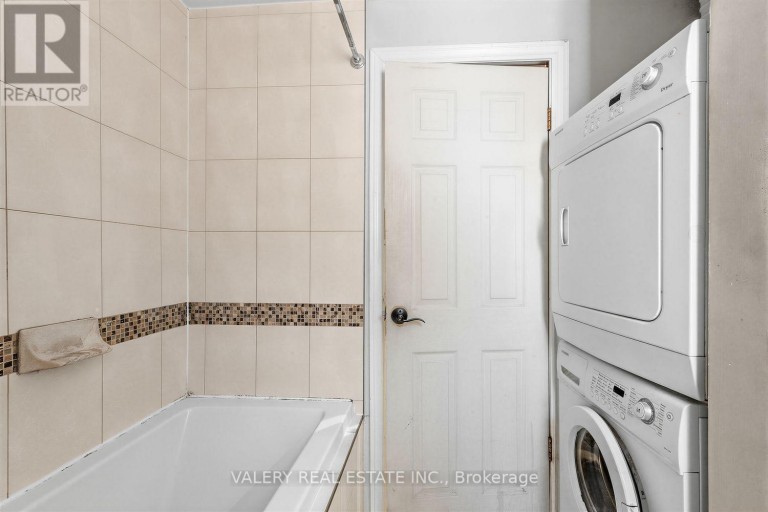 472 CRAWFORD STREET, Toronto (Palmerston-Little Italy), Ontario, M6G3J8