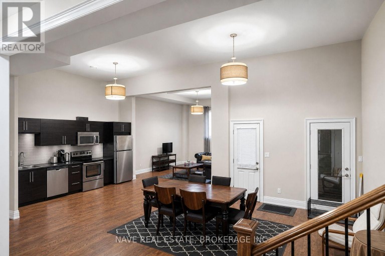136 HOMEWOOD AVENUE, Toronto (Newtonbrook West), Ontario, M2M1K3