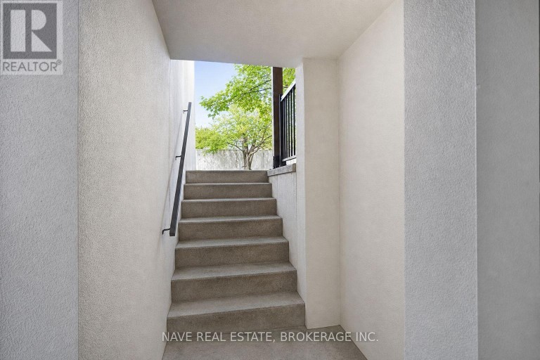 136 HOMEWOOD AVENUE, Toronto (Newtonbrook West), Ontario, M2M1K3