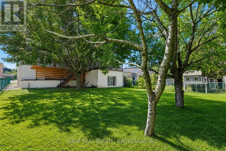 136 HOMEWOOD AVENUE, Toronto (Newtonbrook West), Ontario, M2M1K3
