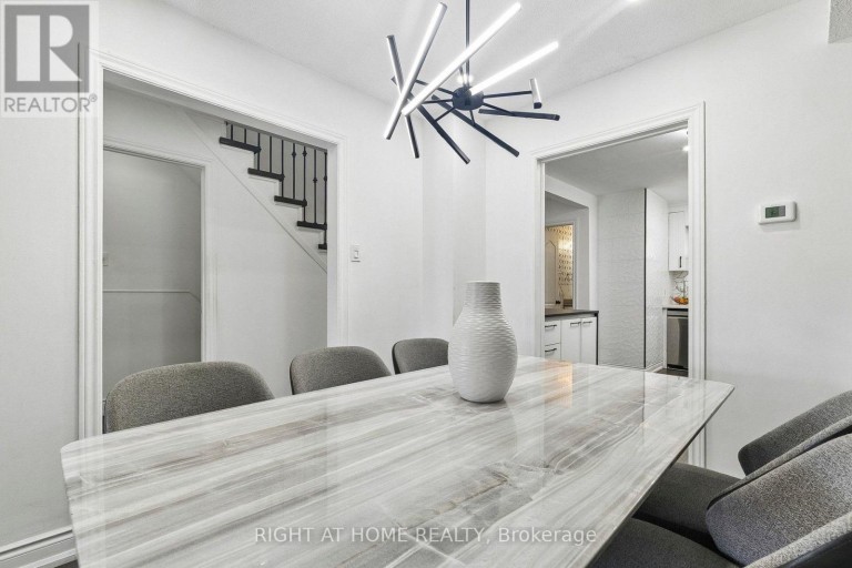 12 L'AMOREAUX DRIVE, Toronto (L'Amoreaux), Ontario, M1W2L9