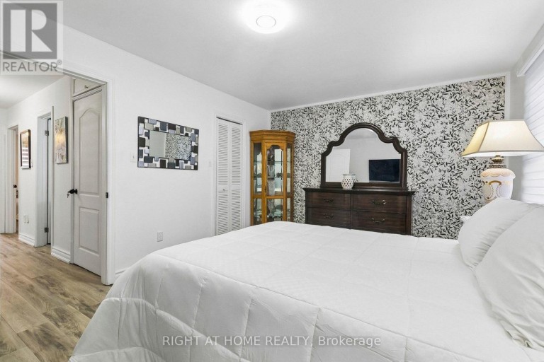 12 L'AMOREAUX DRIVE, Toronto (L'Amoreaux), Ontario, M1W2L9