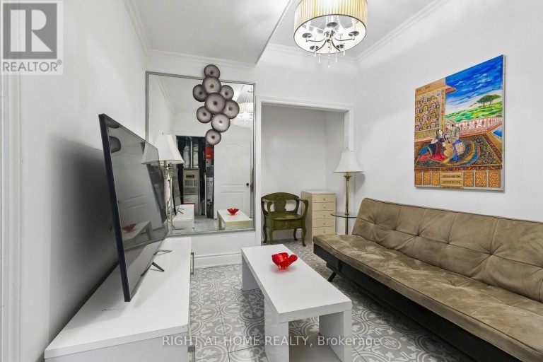 12 L'AMOREAUX DRIVE, Toronto (L'Amoreaux), Ontario, M1W2L9