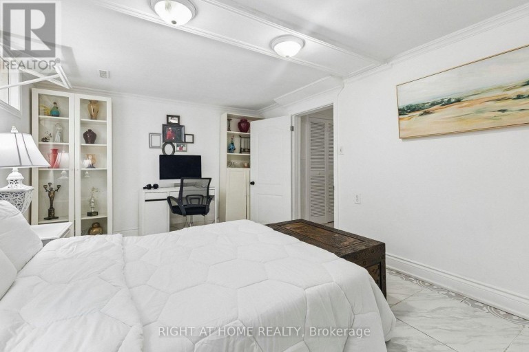12 L'AMOREAUX DRIVE, Toronto (L'Amoreaux), Ontario, M1W2L9