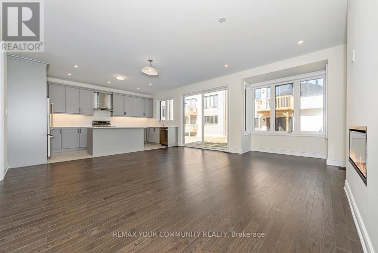 83 BEARBERRY ROAD, Springwater (Midhurst), Ontario, L9X2C9
