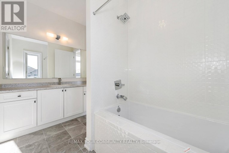 83 BEARBERRY ROAD, Springwater (Midhurst), Ontario, L9X2C9