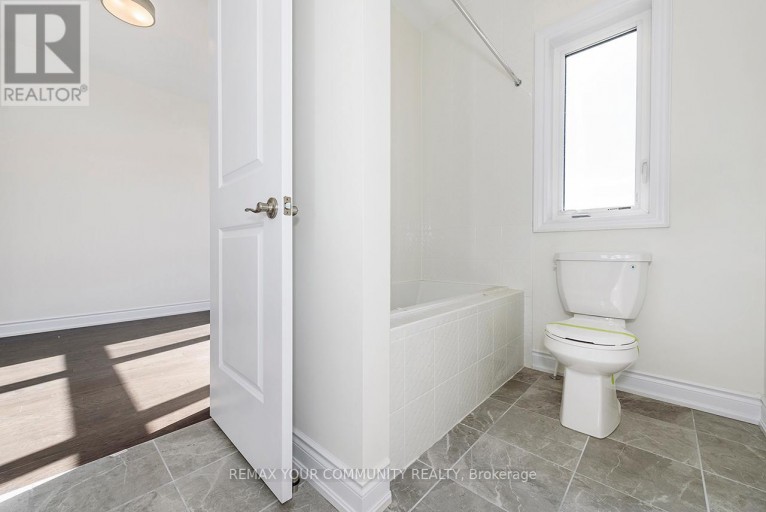 83 BEARBERRY ROAD, Springwater (Midhurst), Ontario, L9X2C9