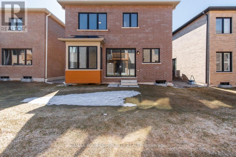 83 BEARBERRY ROAD, Springwater (Midhurst), Ontario, L9X2C9