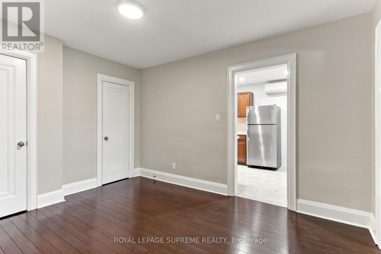 229 WINONA DRIVE, Toronto (Oakwood Village), Ontario, M6C3S4