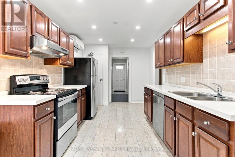 229 WINONA DRIVE, Toronto (Oakwood Village), Ontario, M6C3S4