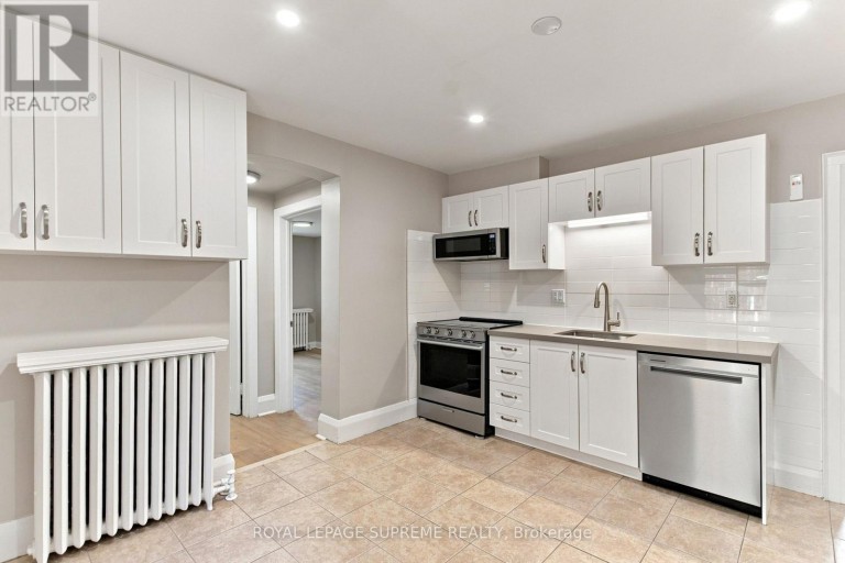 229 WINONA DRIVE, Toronto (Oakwood Village), Ontario, M6C3S4