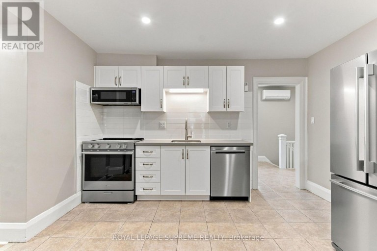 229 WINONA DRIVE, Toronto (Oakwood Village), Ontario, M6C3S4