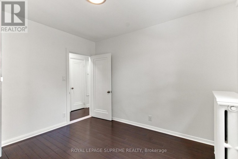 229 WINONA DRIVE, Toronto (Oakwood Village), Ontario, M6C3S4