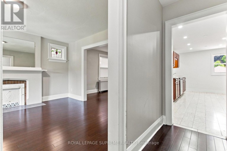 229 WINONA DRIVE, Toronto (Oakwood Village), Ontario, M6C3S4