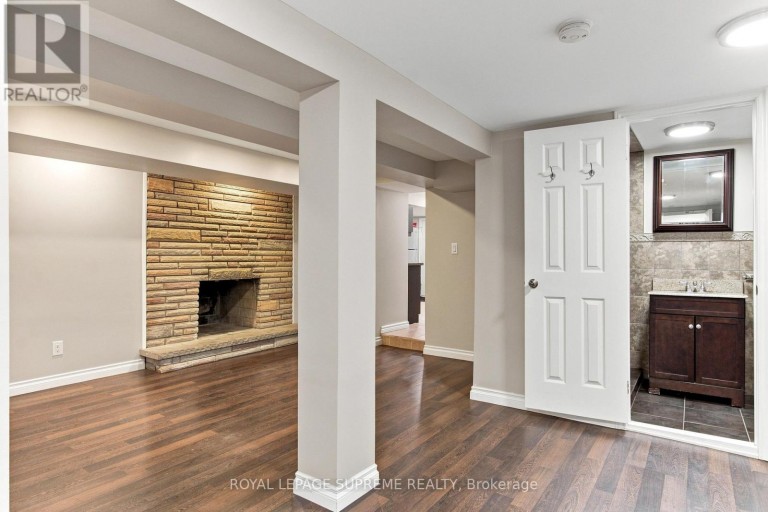 229 WINONA DRIVE, Toronto (Oakwood Village), Ontario, M6C3S4