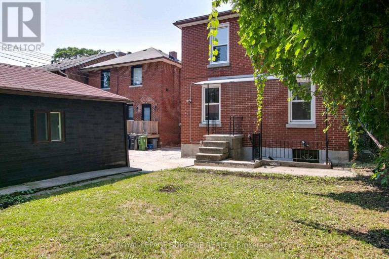 229 WINONA DRIVE, Toronto (Oakwood Village), Ontario, M6C3S4