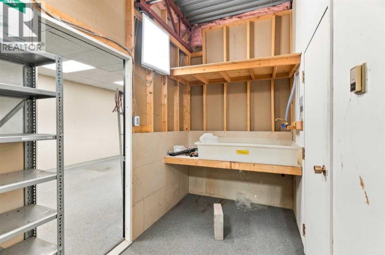 Bay 2, 2616 16 Street NE, Calgary, Alberta, T2E7J8