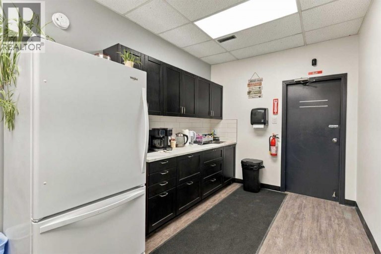 Bay 2, 2616 16 Street NE, Calgary, Alberta, T2E7J8