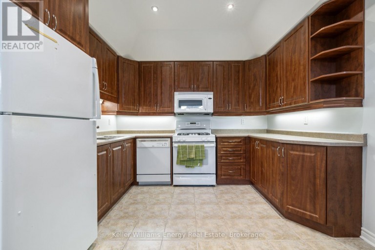 LOWER - 566 DEAN AVENUE, Oshawa (Donevan), Ontario, L1H3J8