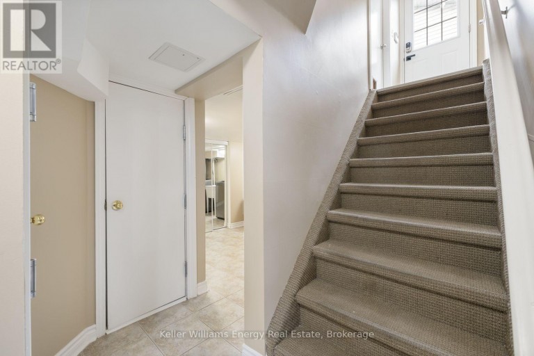 LOWER - 566 DEAN AVENUE, Oshawa (Donevan), Ontario, L1H3J8