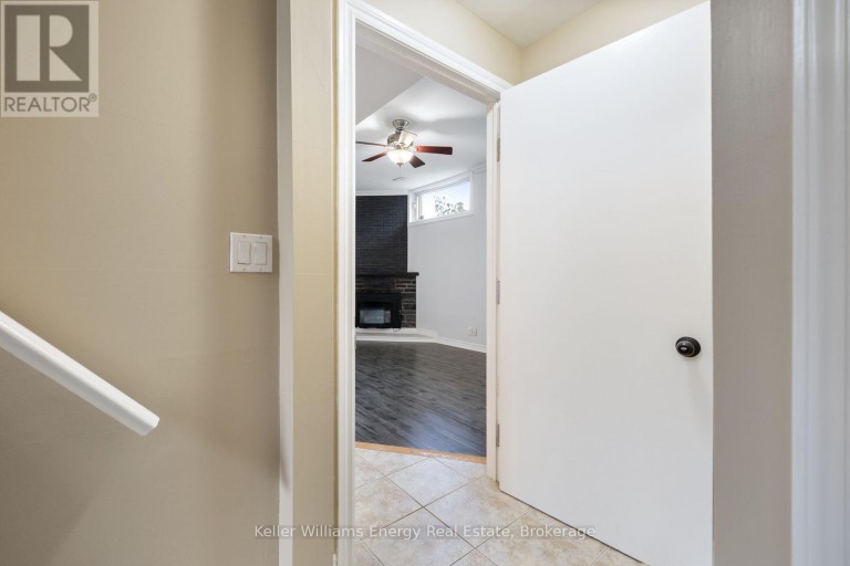LOWER - 566 DEAN AVENUE, Oshawa (Donevan), Ontario, L1H3J8