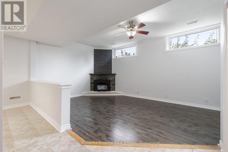 LOWER - 566 DEAN AVENUE, Oshawa (Donevan), Ontario, L1H3J8