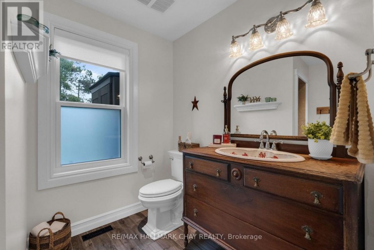 9 BRIDLE PATH, Oro-Medonte (Horseshoe Valley), Ontario, L0L2L0