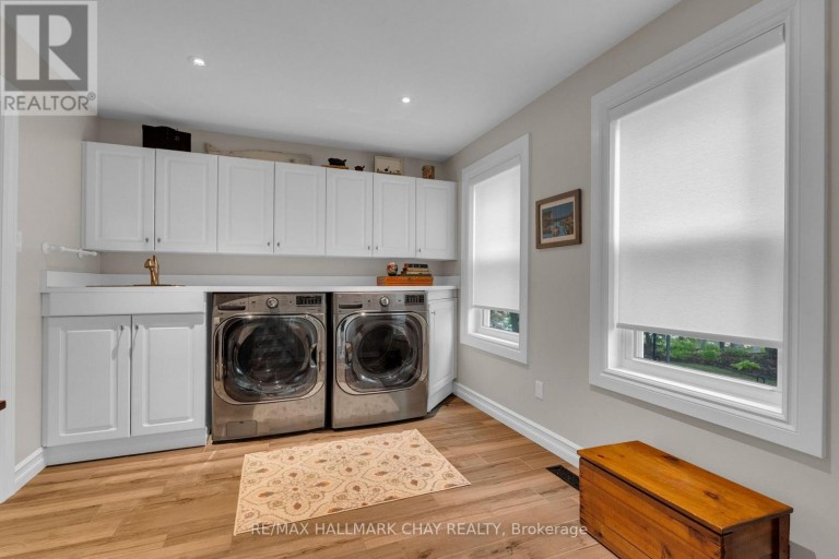9 BRIDLE PATH, Oro-Medonte (Horseshoe Valley), Ontario, L0L2L0