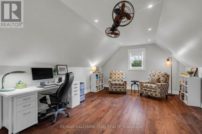9 BRIDLE PATH, Oro-Medonte (Horseshoe Valley), Ontario, L0L2L0