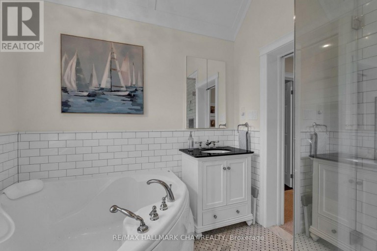 9 BRIDLE PATH, Oro-Medonte (Horseshoe Valley), Ontario, L0L2L0