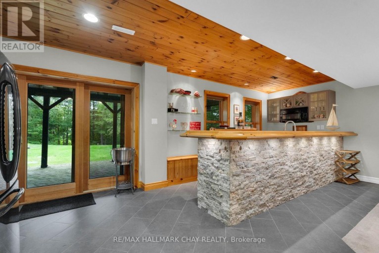 9 BRIDLE PATH, Oro-Medonte (Horseshoe Valley), Ontario, L0L2L0