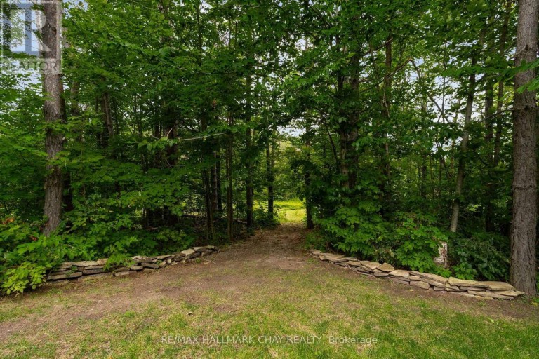 9 BRIDLE PATH, Oro-Medonte (Horseshoe Valley), Ontario, L0L2L0