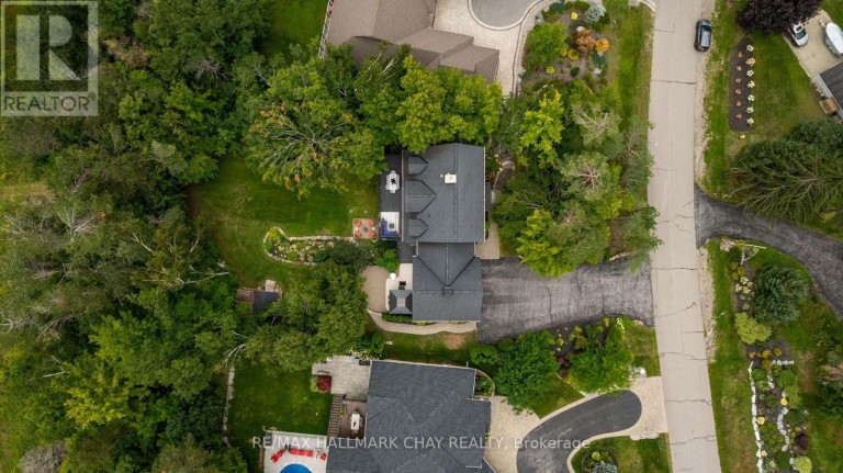 9 BRIDLE PATH, Oro-Medonte (Horseshoe Valley), Ontario, L0L2L0