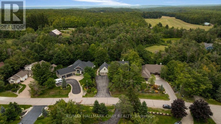 9 BRIDLE PATH, Oro-Medonte (Horseshoe Valley), Ontario, L0L2L0