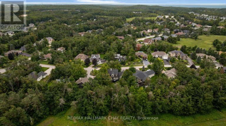 9 BRIDLE PATH, Oro-Medonte (Horseshoe Valley), Ontario, L0L2L0