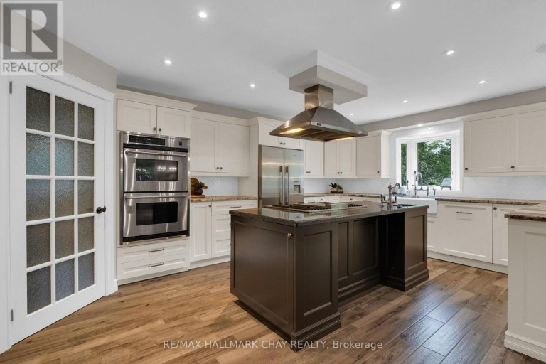 9 BRIDLE PATH, Oro-Medonte (Horseshoe Valley), Ontario, L0L2L0