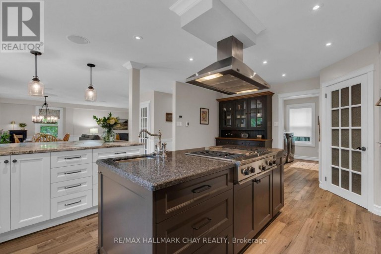 9 BRIDLE PATH, Oro-Medonte (Horseshoe Valley), Ontario, L0L2L0