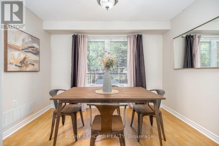 54 NIAGARA PLACE, Brampton (Westgate), Ontario, L6S4Y8