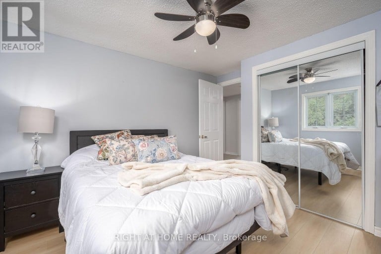 54 NIAGARA PLACE, Brampton (Westgate), Ontario, L6S4Y8