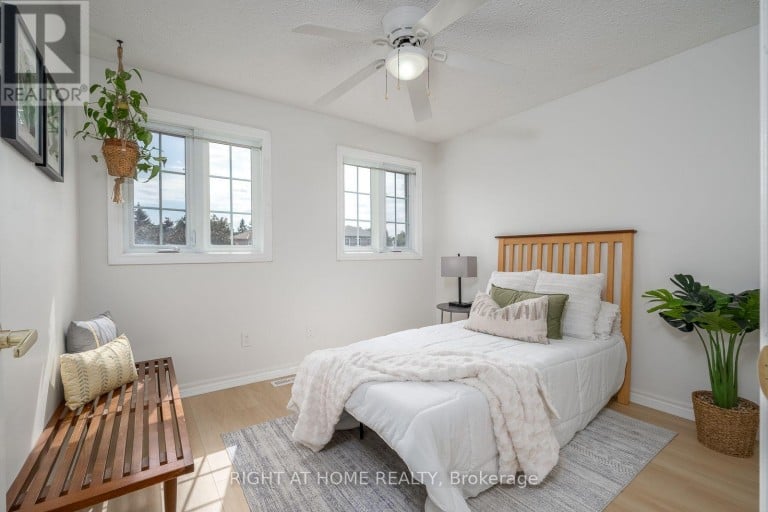 54 NIAGARA PLACE, Brampton (Westgate), Ontario, L6S4Y8