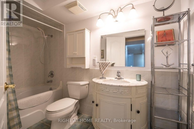 54 NIAGARA PLACE, Brampton (Westgate), Ontario, L6S4Y8