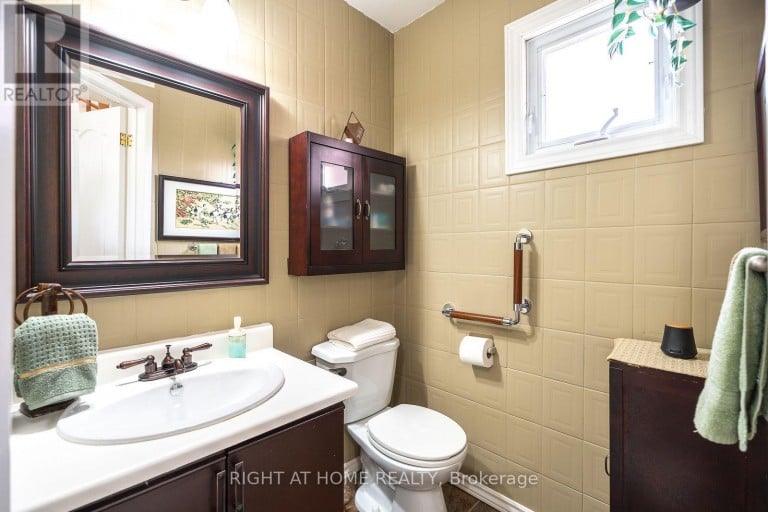 54 NIAGARA PLACE, Brampton (Westgate), Ontario, L6S4Y8