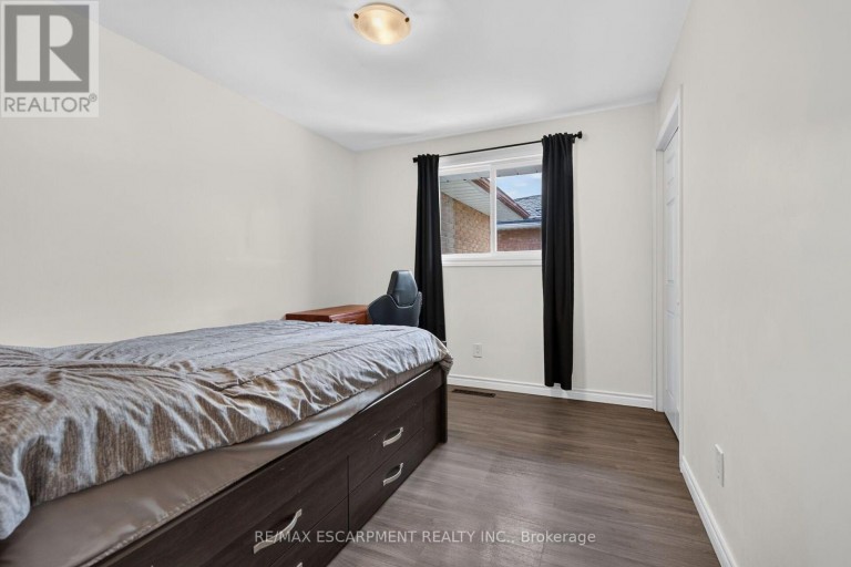 93 NUGENT DRIVE, Hamilton (Kentley), Ontario, L8H2N1