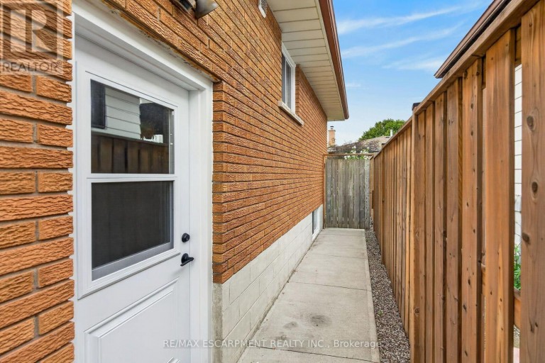 93 NUGENT DRIVE, Hamilton (Kentley), Ontario, L8H2N1