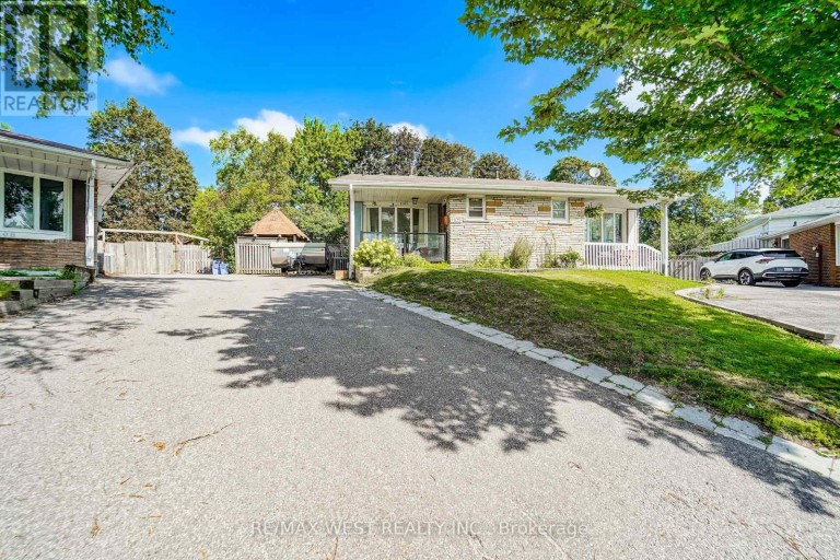 1105 VALLEY COURT, Oshawa (Lakeview), Ontario, L1J3M4