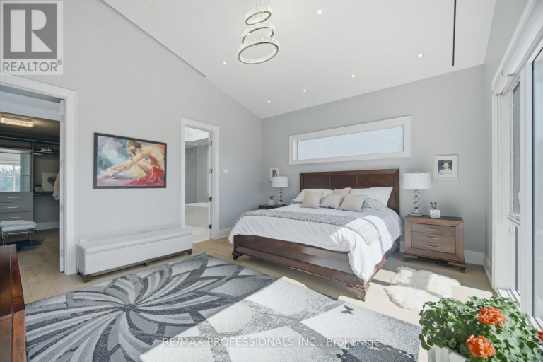 466 THE KINGSWAY, Toronto (Princess-Rosethorn), Ontario, M9A3W4
