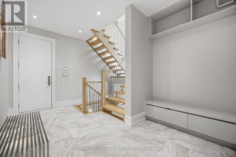 466 THE KINGSWAY, Toronto (Princess-Rosethorn), Ontario, M9A3W4