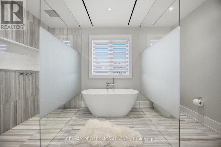 466 THE KINGSWAY, Toronto (Princess-Rosethorn), Ontario, M9A3W4